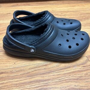 CROCS Classic Lined Fuzzy Clogs | Black/Black | Men’s Size 11